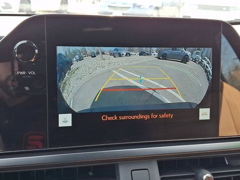 Used 2024 Lexus UX 250h AWD w/ Premium Package image 18