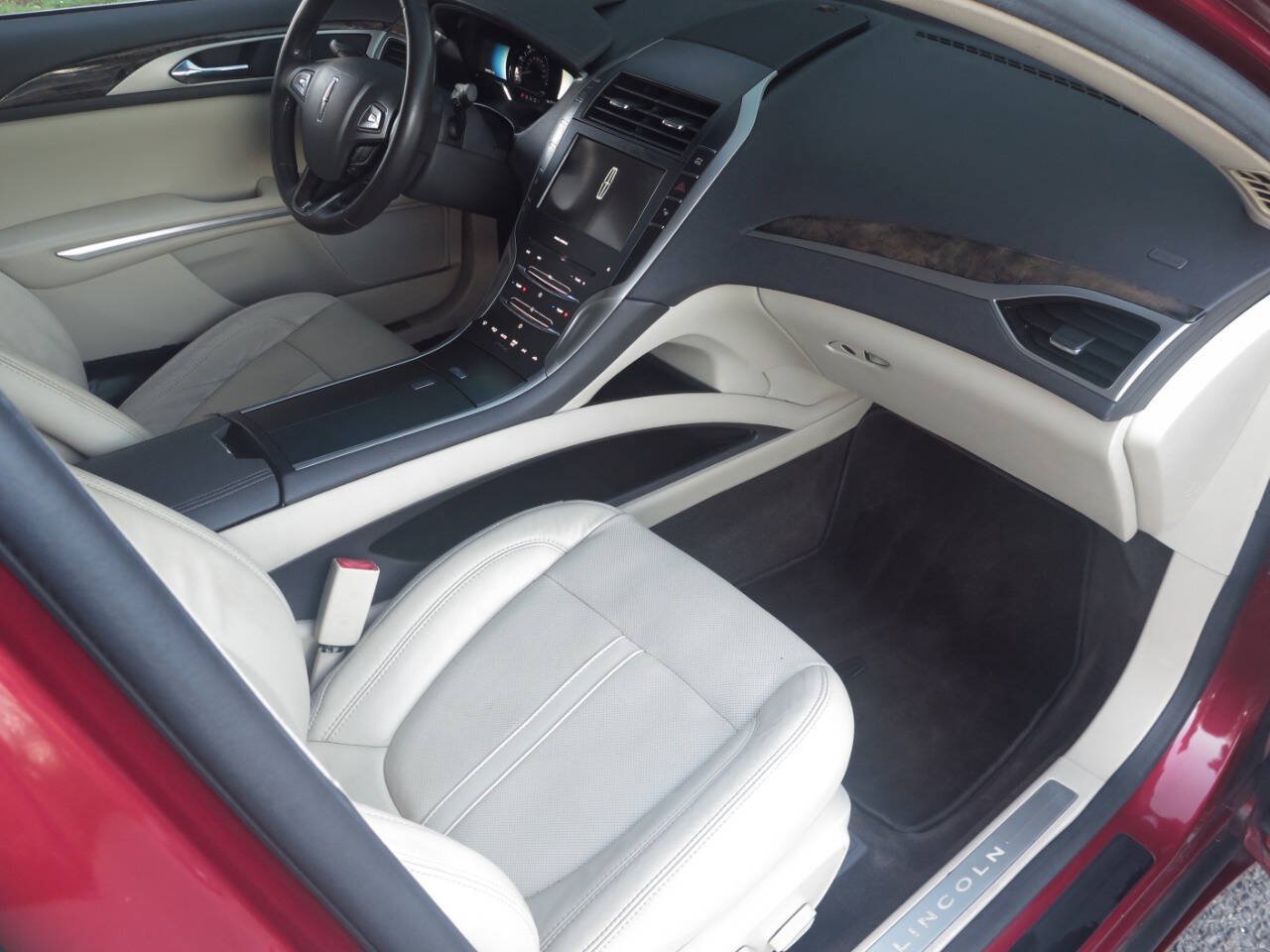 Used 2015 Lincoln MKZ Hybrid w/ Equipment Group 202A Reserve FWD image 18