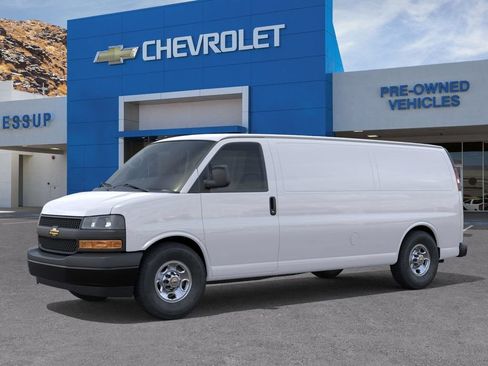 New 2026 Chevrolet Express 3500 Extended RWD image 2
