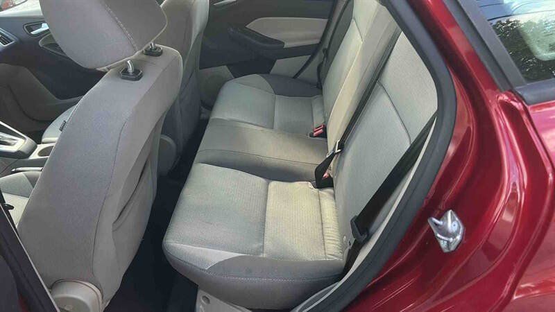 Used 2014 Ford Focus SE FWD image 10