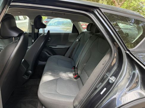 Used 2025 Kia K4 LXS image 37