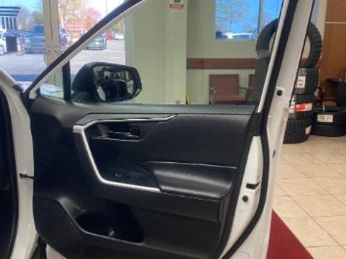 Used 2024 Toyota RAV4 LE image 13