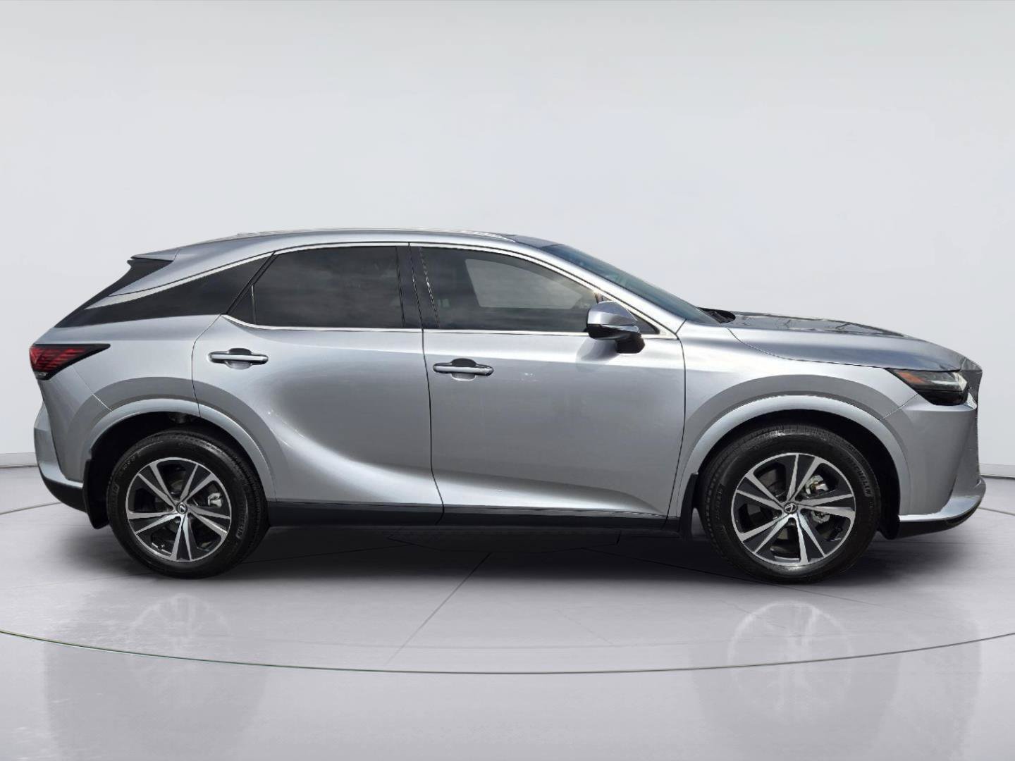 Used 2023 Lexus RX 350 Premium w/ Cold Area Package FWD image 4