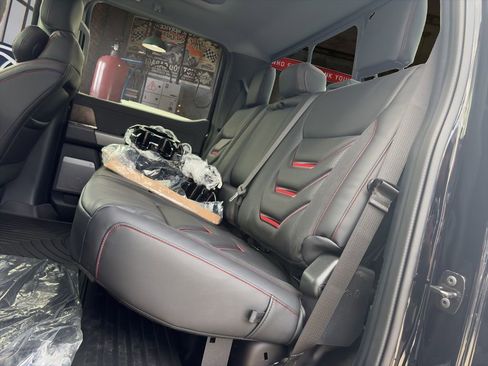 New 2026 Ford F250 Lariat w/ Black Appearance Package AWD/4WD image 12