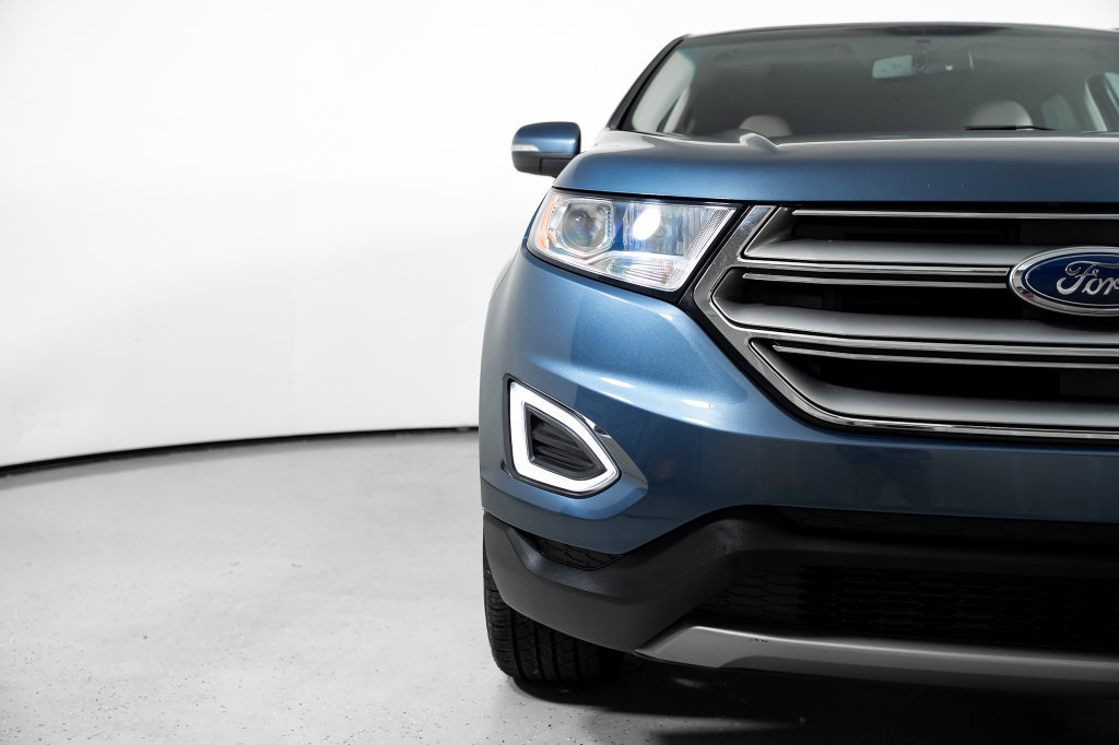 Used 2018 Ford Edge Titanium w/ Equipment Group 301A FWD image 18