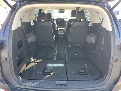 Certified 2025 Kia Carnival EX image 14