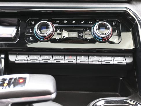 Used 2022 GMC Sierra 1500 AT4X image 37