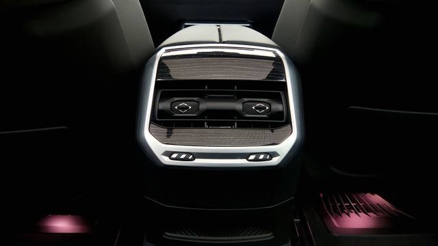 Used 2025 BMW 740i RWD image 55