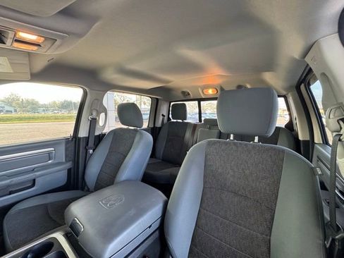 Used 2017 RAM 1500 Classic SLT w/ Luxury Group image 13