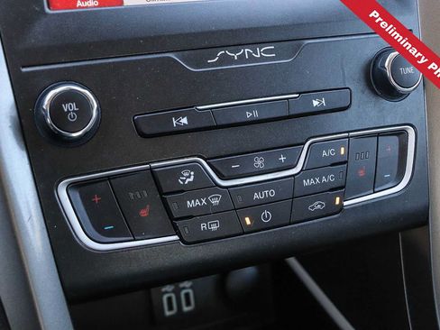 Used 2019 Ford Fusion SEL FWD image 18