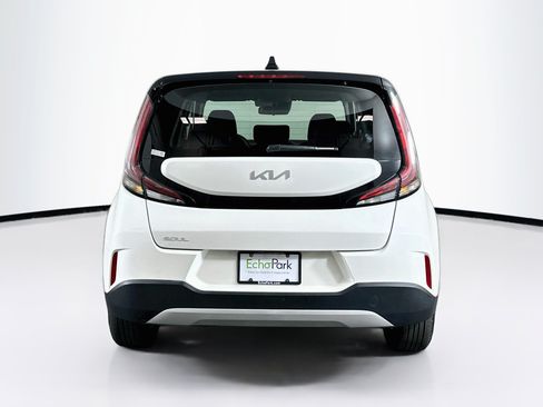 Used 2025 Kia Soul LX w/ LX Technology Package FWD image 7