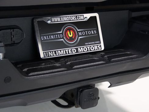 Used 2022 Toyota Tundra Platinum image 4