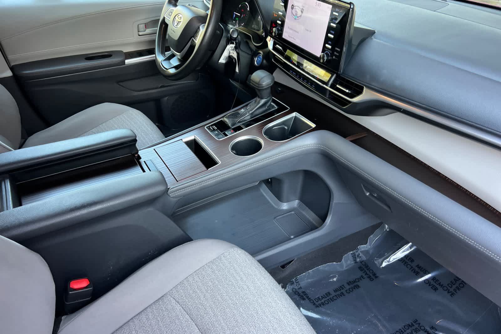 Certified 2021 Toyota Sienna LE FWD image 18
