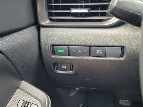 Used 2025 Nissan Sentra S FWD image 19