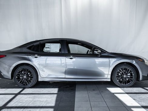 New 2026 Toyota Camry SE image 3