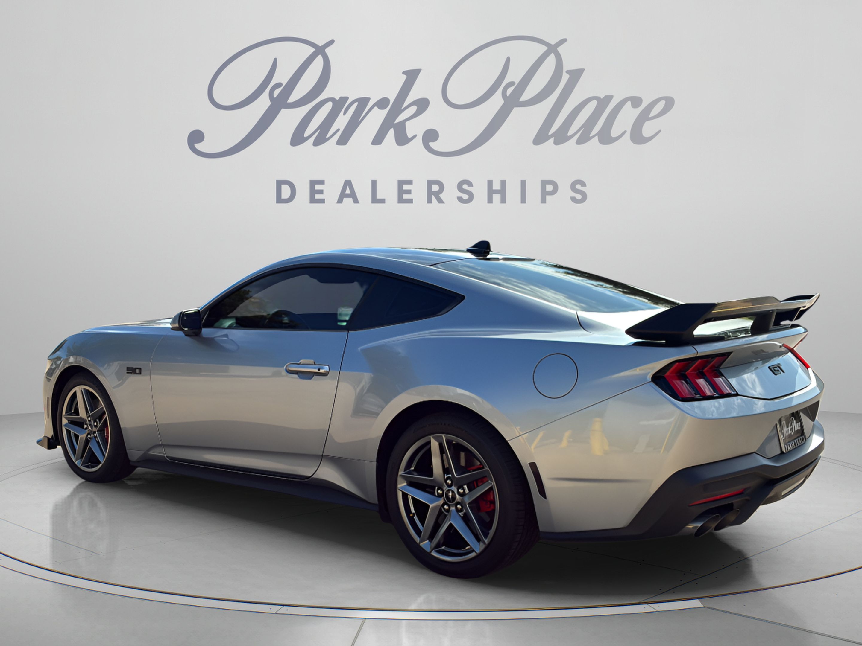 Used 2024 Ford Mustang GT RWD image 3
