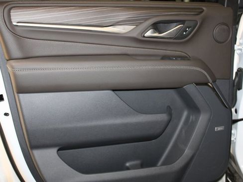 Used 2024 GMC Yukon XL Denali w/ Denali Reserve Package image 34