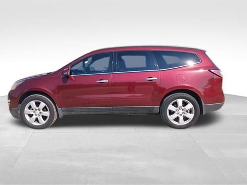 Used 2017 Chevrolet Traverse LT w/ Style and Technology Package FWD image 6