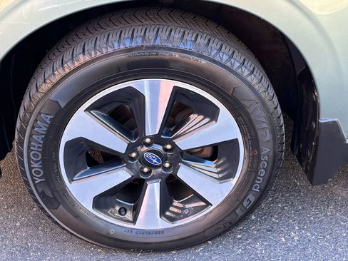 Used 2018 Subaru Forester 2.5i Premium w/ All-Weather Package image 37