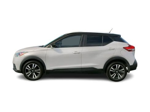 Used 2019 Nissan Kicks SV image 3