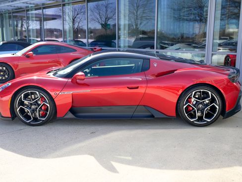 Used 2022 Maserati MC20 Coupe image 8