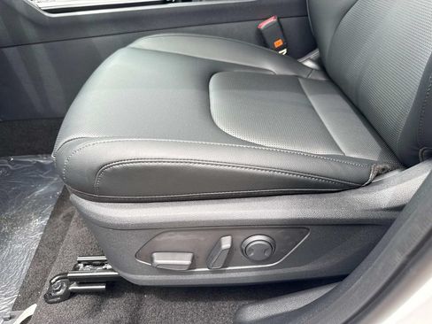 Used 2026 Kia Sportage EX FWD image 21