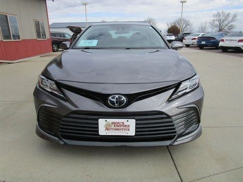 Used 2023 Toyota Camry LE image 4