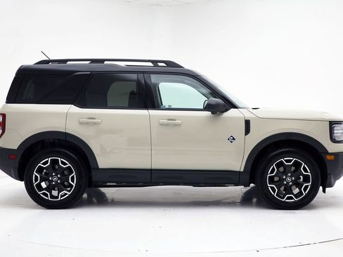 Used 2025 Ford Bronco Sport Outer Banks w/ Outer Banks Tech Package+ image 2