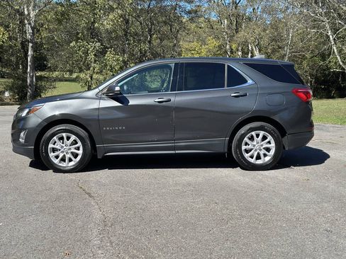 Used 2019 Chevrolet Equinox LT w/ Driver Convenience Package FWD image 2