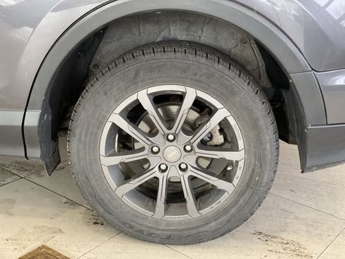 Used 2018 Toyota RAV4 LE image 13