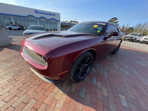 Used 2018 Dodge Challenger SXT w/ Blacktop Package image 8