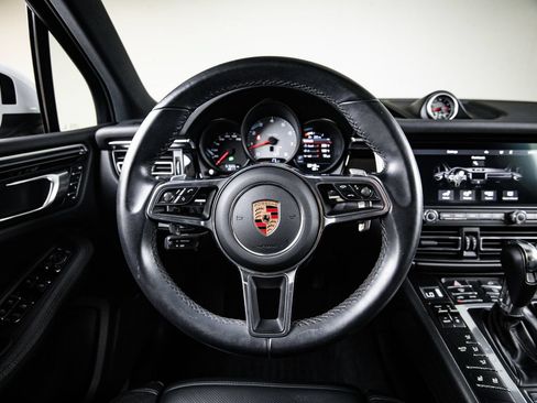 Certified 2020 Porsche Macan S AWD/4WD image 26