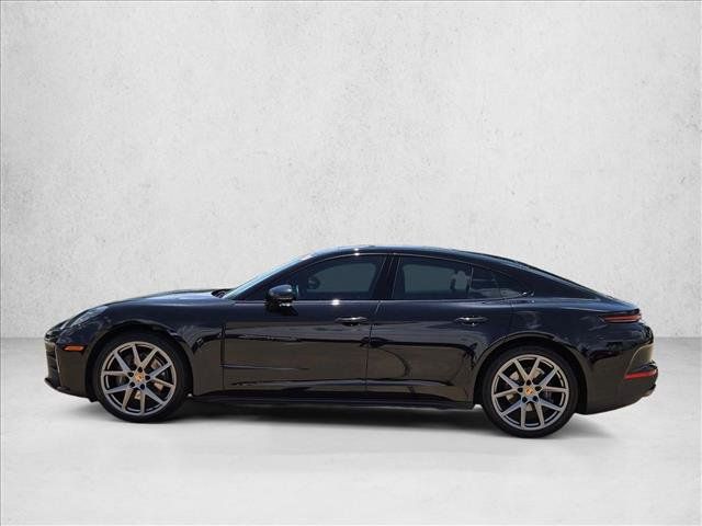 Used 2025 Porsche Panamera image 9
