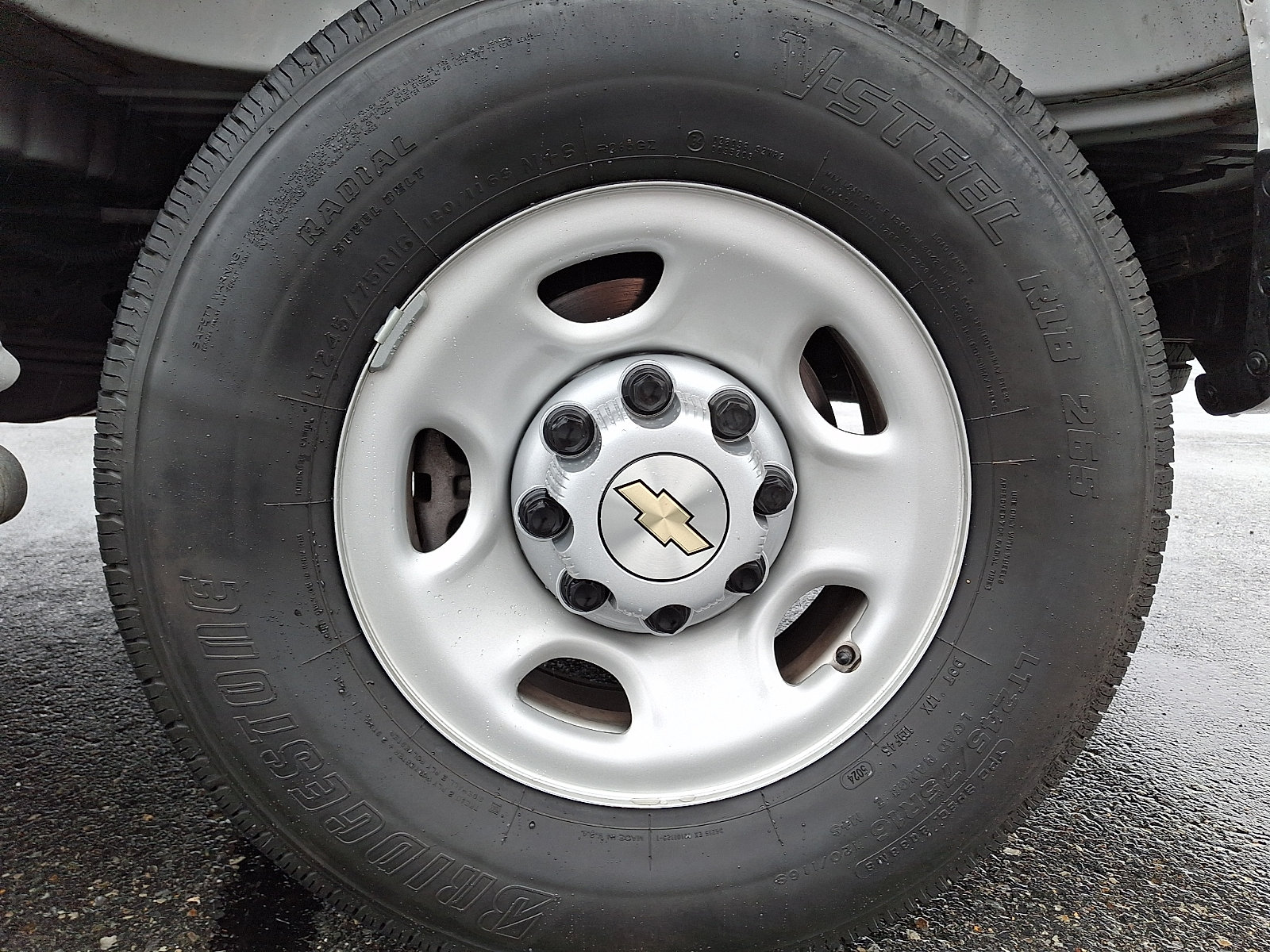 Used 2025 Chevrolet Express 2500 w/ Driver Convenience Package RWD image 28