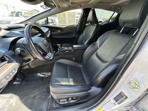 Used 2024 Toyota Prius XLE image 19