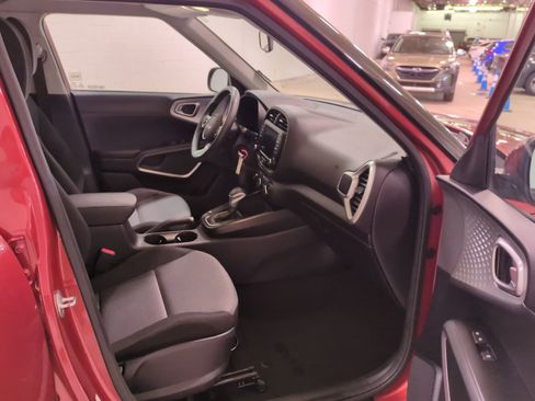 Used 2022 Kia Soul LX image 10
