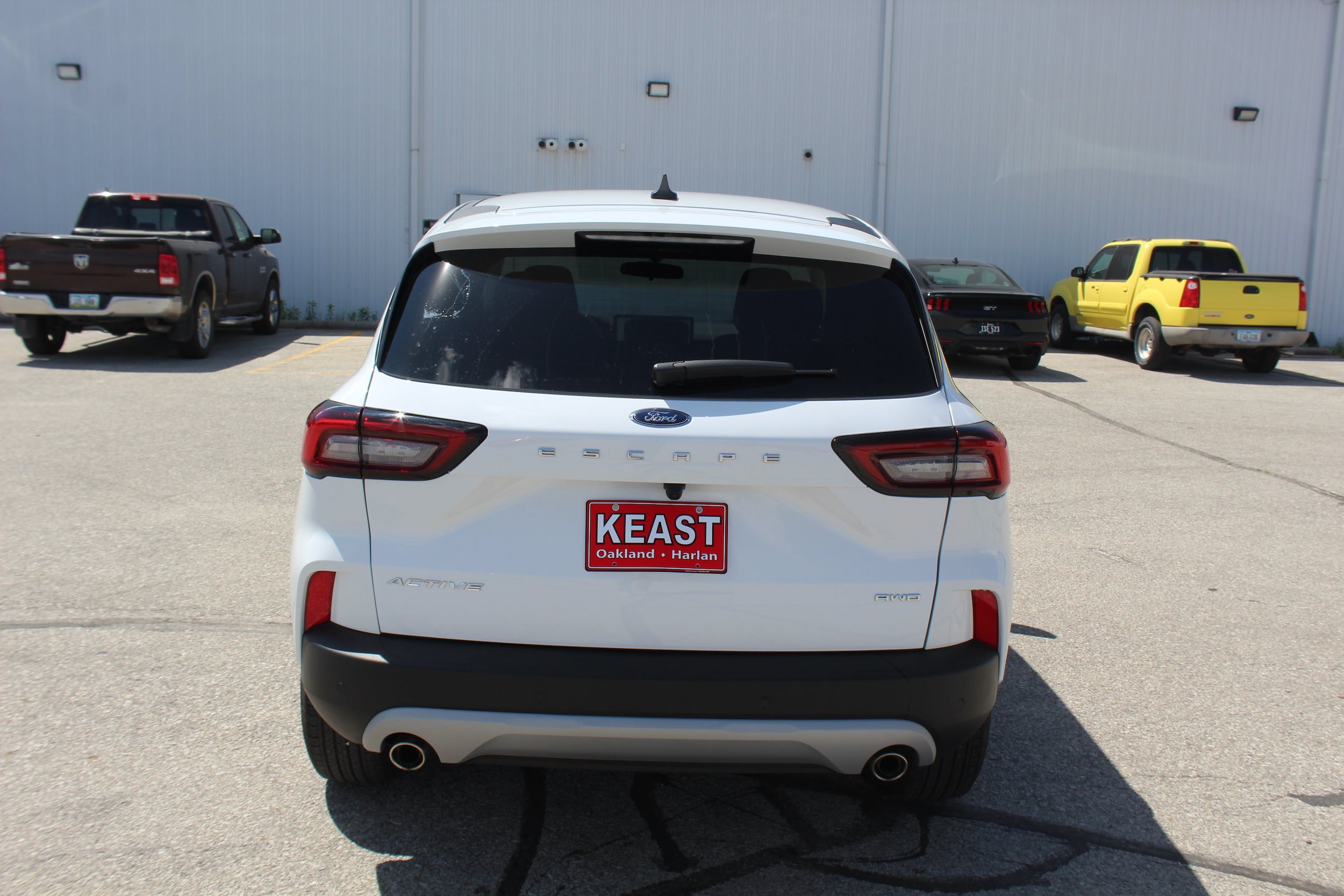 Used 2023 Ford Escape Active w/ Tech Pack #2 AWD/4WD image 3