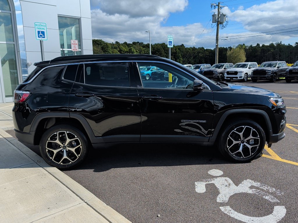 New 2026 Jeep Compass Limited AWD/4WD image 9