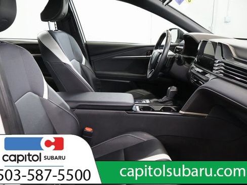 Used 2025 Toyota Camry SE FWD image 27