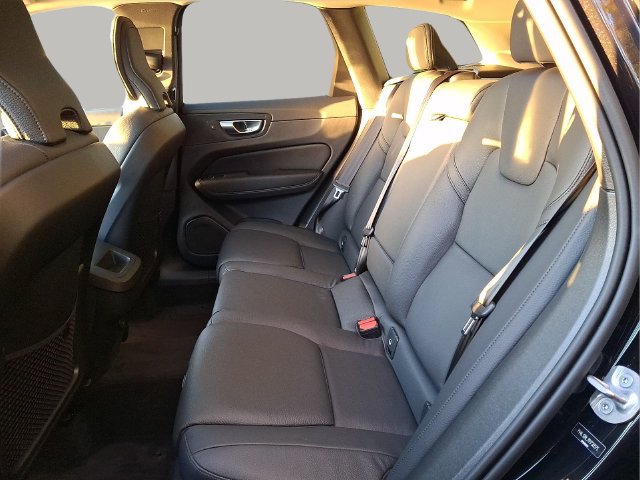 Certified 2024 Volvo XC60 B5 Plus w/ Protection Package Premier AWD/4WD image 8