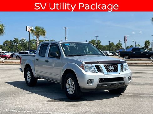 Used 2021 Nissan Frontier SV w/ SV Utility Package RWD image 9