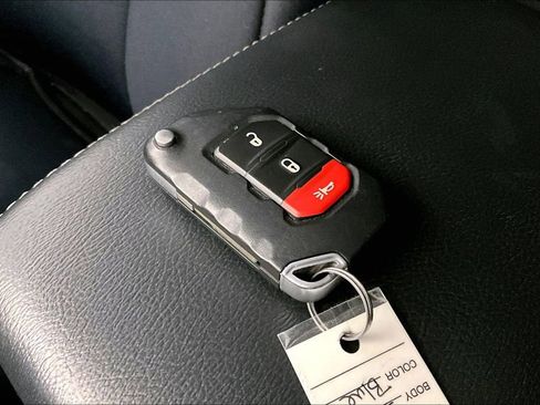 Used 2020 Jeep Wrangler Unlimited Sahara image 13