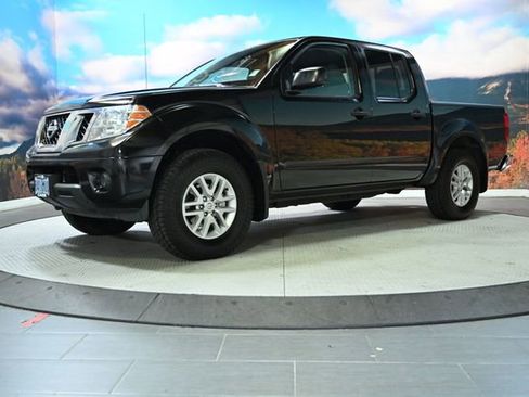 Used 2021 Nissan Frontier SV image 3