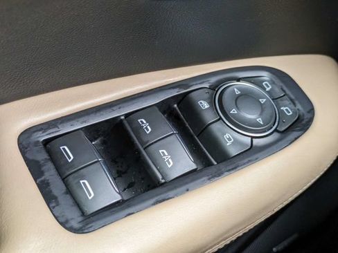 Used 2018 Cadillac XT5 Platinum AWD/4WD image 25