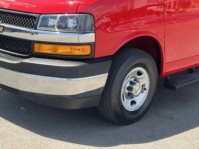 Used 2024 Chevrolet Express 2500 w/ Driver Convenience Package RWD image 7