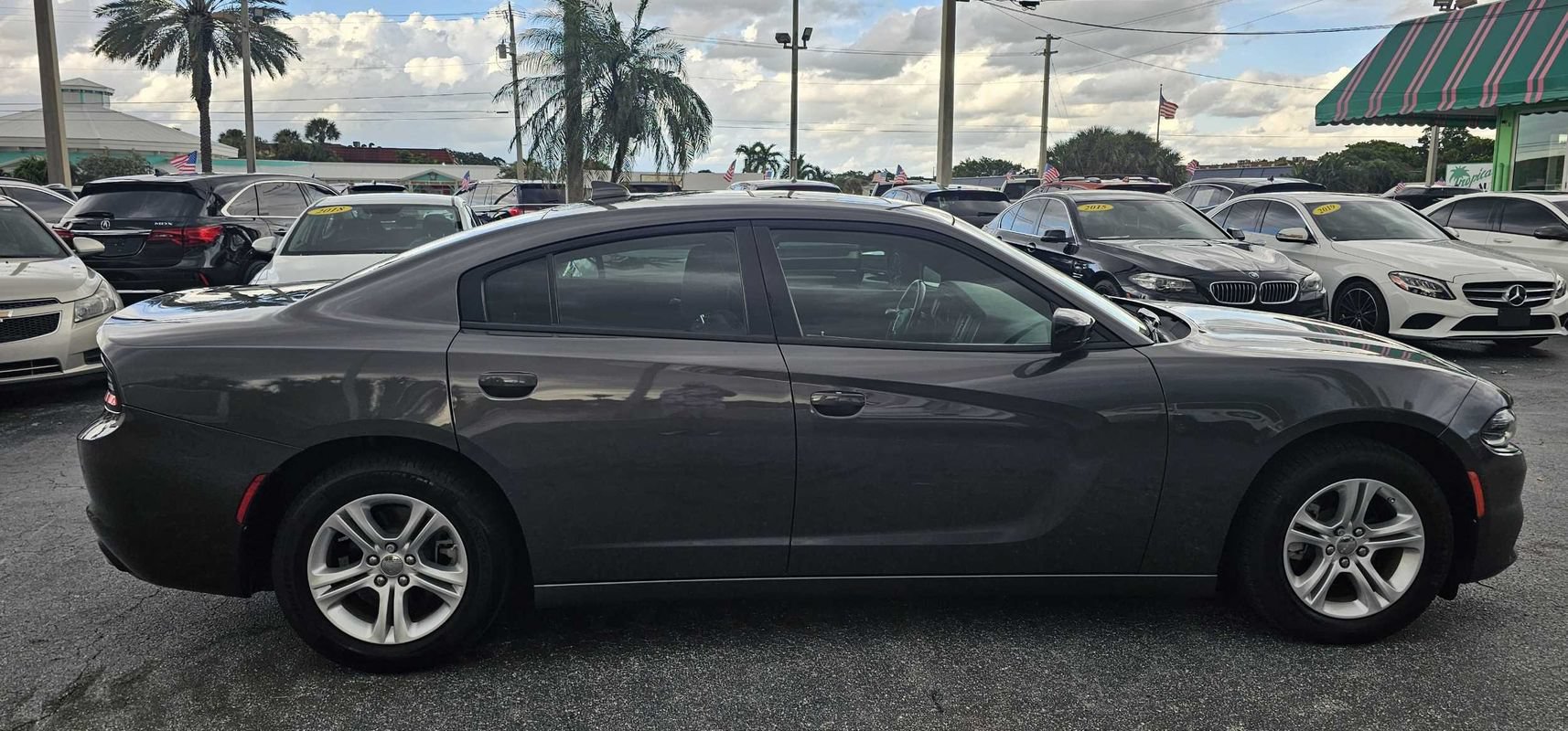 Used 2023 Dodge Charger SXT RWD image 5