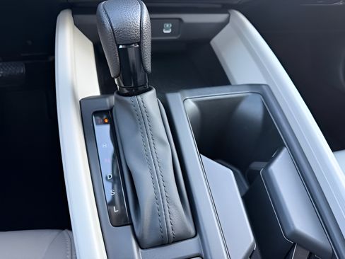 Used 2024 Honda Accord EX image 19