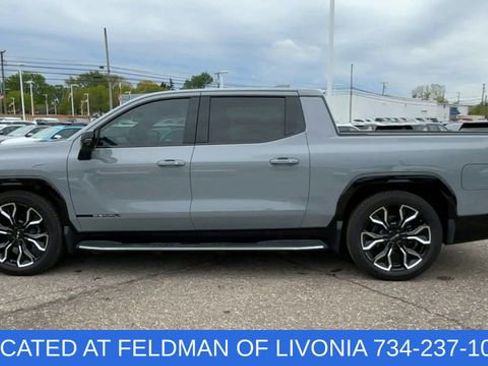 Used 2024 GMC Sierra EV Denali AWD/4WD image 5
