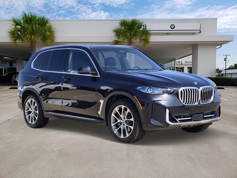 Used 2024 BMW X5 xDrive40i w/ Premium Package AWD/4WD image 3
