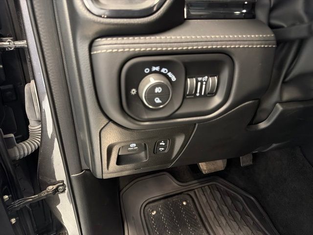 Used 2023 RAM 1500 Limited AWD/4WD image 21